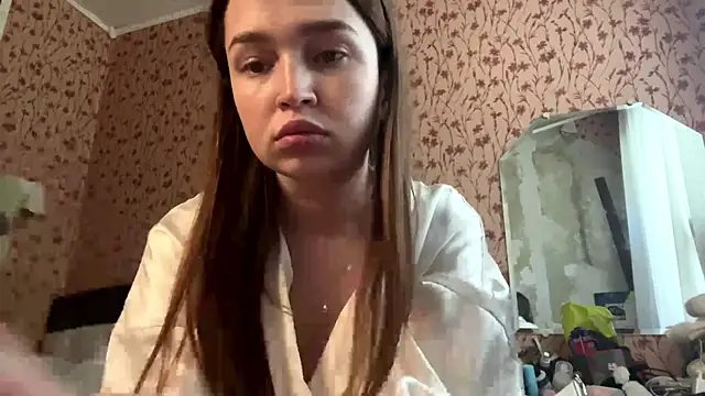 Snapshot of Chloooee chatting on July 2026 10:40:01 AM Chloooee online show from July 2026 10:40:01 AM