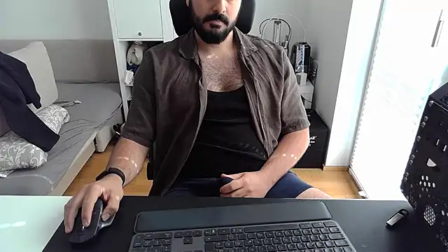 Voyagercam online show from May 2026 03:17:01 PM
