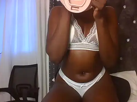 Snapshot of lil_creamer chatting on April 2026 05:22:01 AM lil creamer online show from April 2026 05:22:01 AM