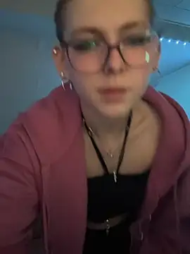 Lina-420 online show from May 2026 07:33:01 PM