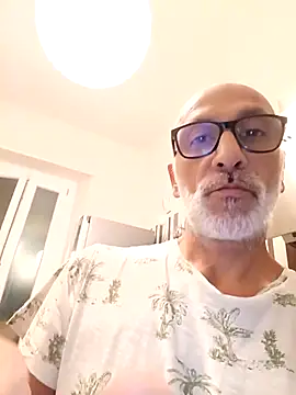 circusmale online show from April 2026 08:57:02 PM