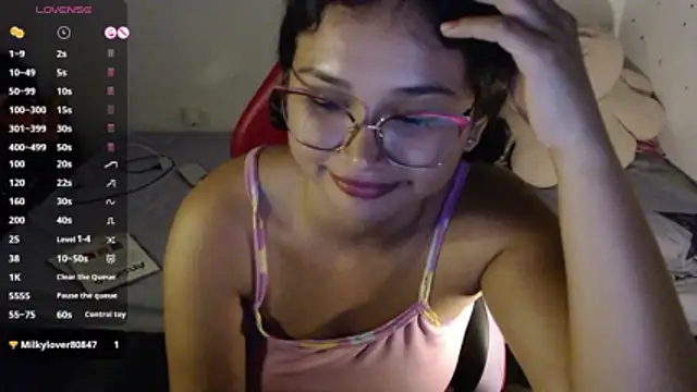 Snapshot of Lily____ chatting on May 2026 09:24:01 AM Lily online show from May 2026 09:24:01 AM