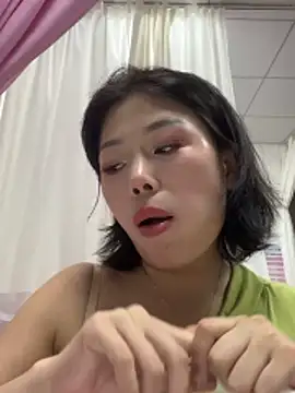 Snapshot of milkwine chatting on May 2026 04:14:02 PM milkwine online show from May 2026 04:14:02 PM