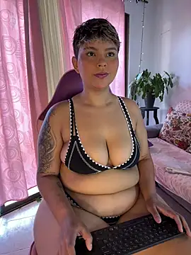 Snapshot of A_CURVY_HOT chatting on May 2026 01:18:02 PM A CURVY HOT online show from May 2026 01:18:02 PM