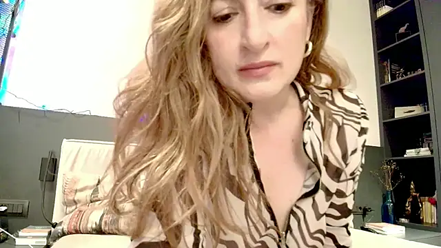Snapshot of Peachy_ chatting on May 2026 08:09:01 AM Peachy online show from May 2026 08:09:01 AM