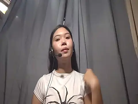 Snapshot of RegenaKhanponaphan chatting on May 2026 06:32:01 AM RegenaKhanponaphan online show from May 2026 06:32:01 AM