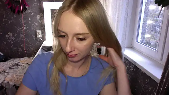 Snapshot of AliceTwinkle chatting on April 2026 03:29:01 PM AliceTwinkle online show from April 2026 03:29:01 PM