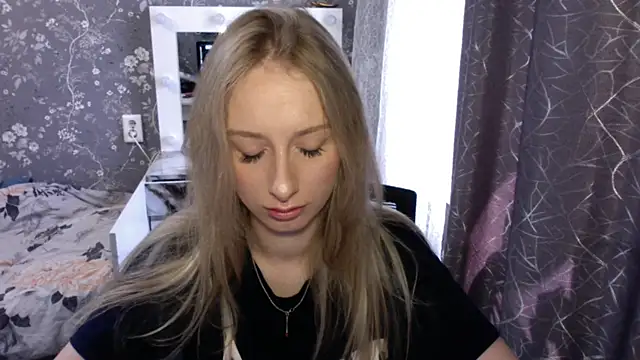 Snapshot of AliceTwinkle chatting on May 2026 09:50:02 AM AliceTwinkle online show from May 2026 09:50:02 AM