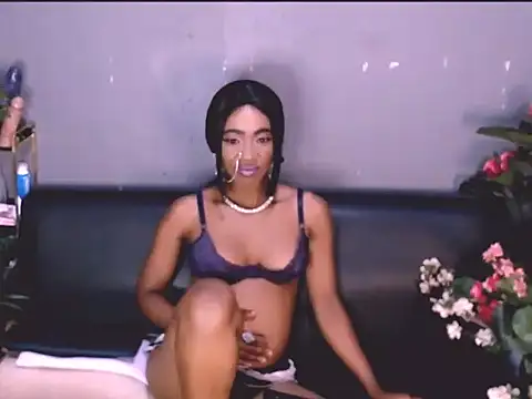 LolaSavageXO online show from May 2026 09:22:02 PM