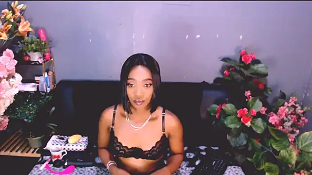 LolaSavageXO online show from May 2026 06:46:01 PM