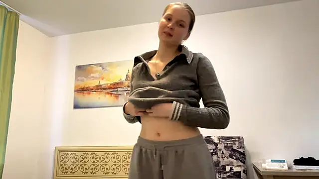LongChillGerl online show from May 2026 12:57:02 PM