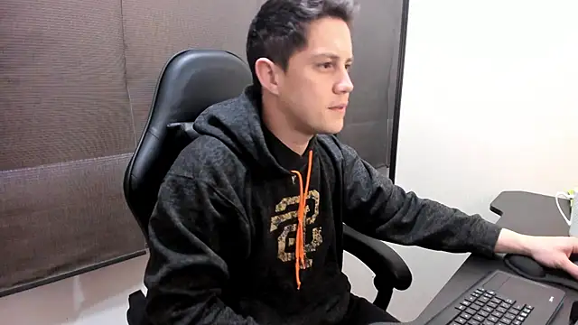 KendricTorres online show from June 2026 01:33:01 PM