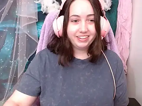 Snapshot of LavenderGreyTarot chatting on May 2026 02:42:01 AM LavenderGreyTarot online show from May 2026 02:42:01 AM