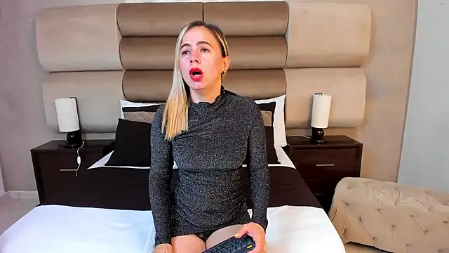 RoxyFiore online show from May 2026 11:37:02 AM
