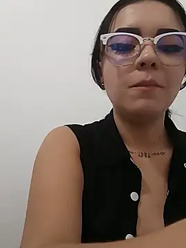 Ema Isabella online show from May 2026 07:00:02 PM