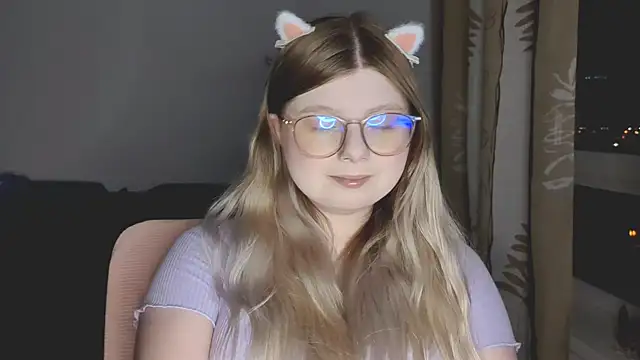 Snapshot of YukiBlush chatting on May 2026 09:11:02 PM YukiBlush online show from May 2026 09:11:02 PM