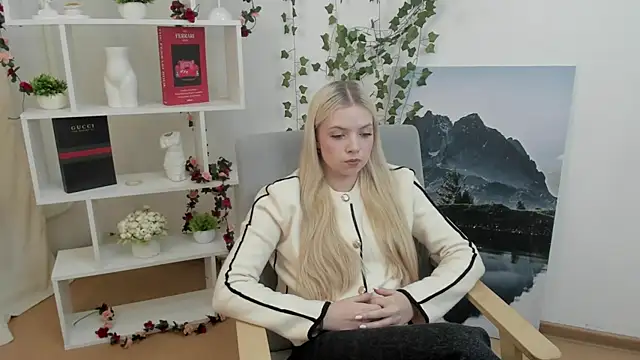 AmandaTrousdale online show from April 2026 05:30:01 PM