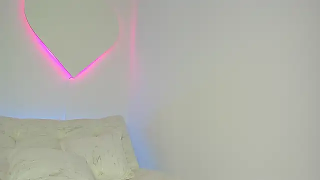 LiaCampbell  online show from May 2026 10:37:01 PM
