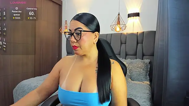 Alanna 19 online show from May 2026 11:51:02 AM