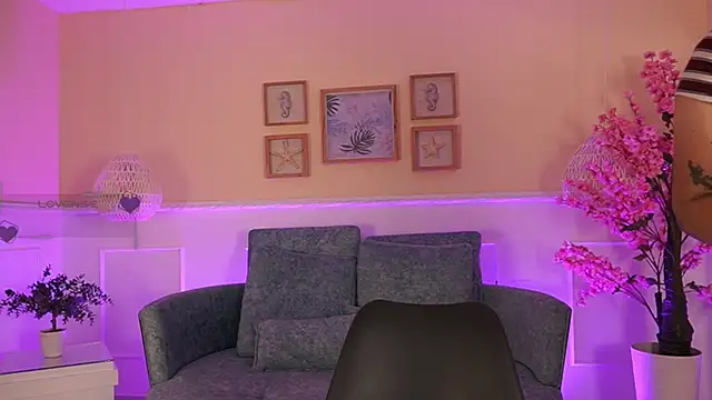 VioletJoness  online show from June 2026 11:34:01 AM