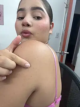 Snapshot of Mulan_rousse chatting on May 2026 08:29:01 PM Mulan rousse online show from May 2026 08:29:01 PM
