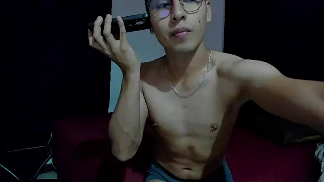 Snapshot of AntoniodeArmas chatting on May 2026 02:29:01 AM AntoniodeArmas online show from May 2026 02:29:01 AM