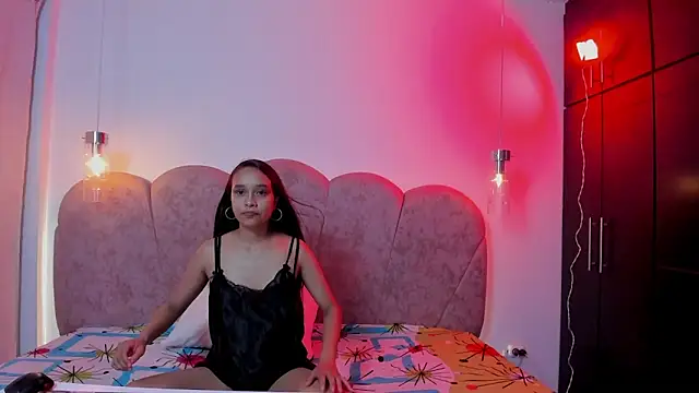 AlejandraLaurent online show from May 2026 04:31:01 AM