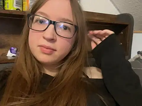 Freaky-Doll online show from May 2026 06:12:02 PM