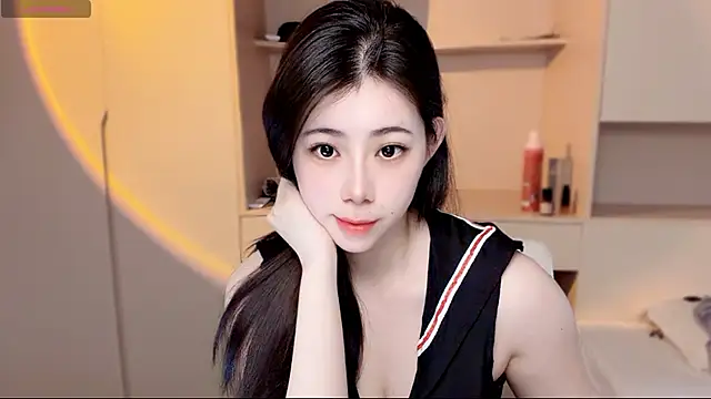 Tangerine-en online show from May 2026 01:11:01 AM