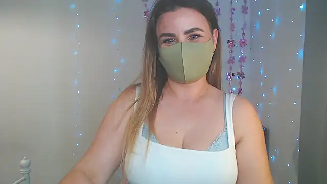 MillaVelvet online show from May 2026 10:10:02 AM