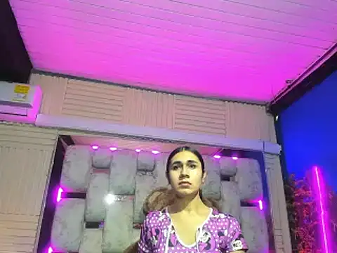 Snapshot of MahiaraHot chatting on June 2026 02:10:02 PM MahiaraHot online show from June 2026 02:10:02 PM