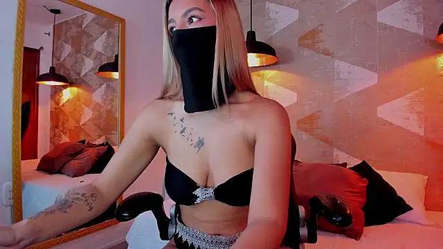 Alanaa Cutee online show from May 2026 04:36:01 PM