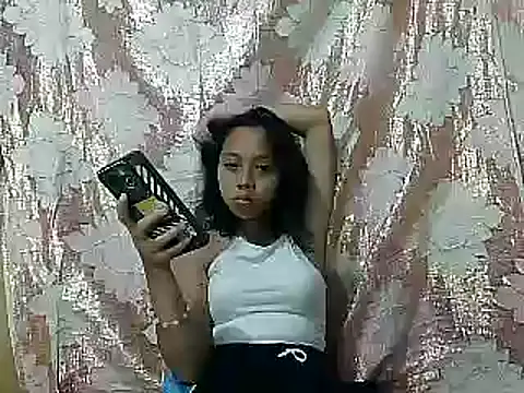 Snapshot of Yours_AsianPinayGirl18 chatting on May 2026 12:21:01 PM Yours AsianPinayGirl18 online show from May 2026 12:21:01 PM