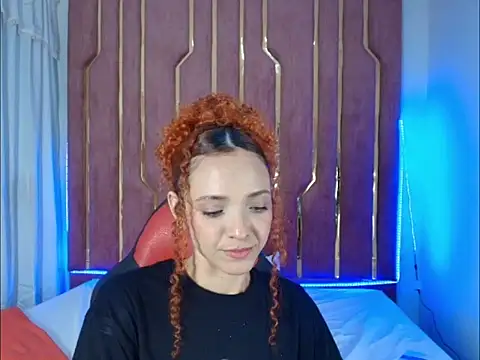 Kiaralovee26 online show from May 2026 02:18:01 AM