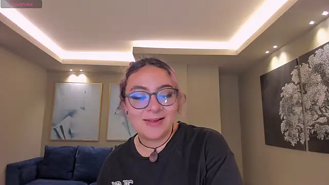 LoiseHarper online show from May 2026 11:21:02 PM