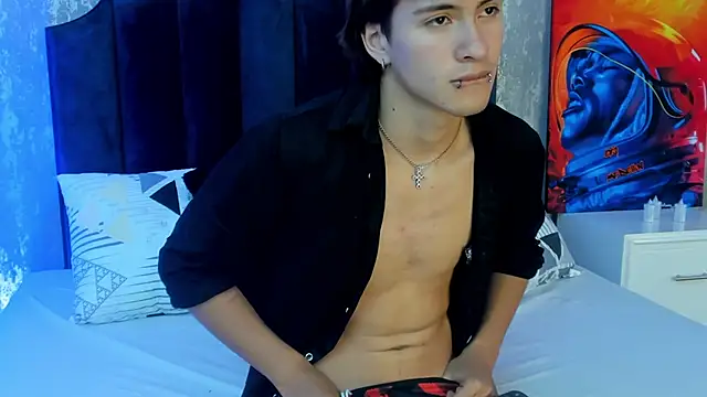 Liam Grayson  online show from May 2026 10:50:03 PM