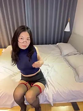WenYi8869 online show from May 2026 12:13:02 PM