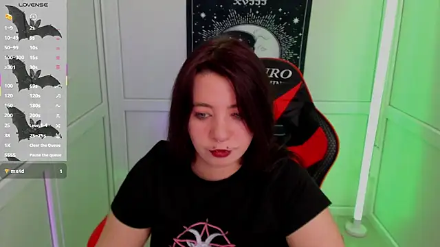 Snapshot of PurpleRune chatting on May 2026 01:05:01 PM PurpleRune online show from May 2026 01:05:01 PM