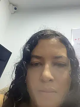 Snapshot of SilvanaVega chatting on May 2026 12:43:02 PM SilvanaVega online show from May 2026 12:43:02 PM