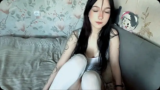 NastiLuxe online show from May 2026 03:18:02 PM