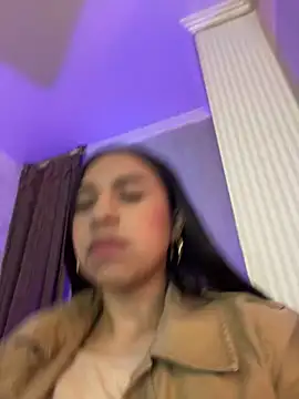 Snapshot of Dulcerouss__ chatting on May 2026 11:18:02 AM Dulcerouss online show from May 2026 11:18:02 AM