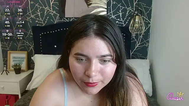 Laurha  online show from May 2026 07:11:01 PM