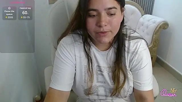 Laurha  online show from May 2026 07:43:02 PM