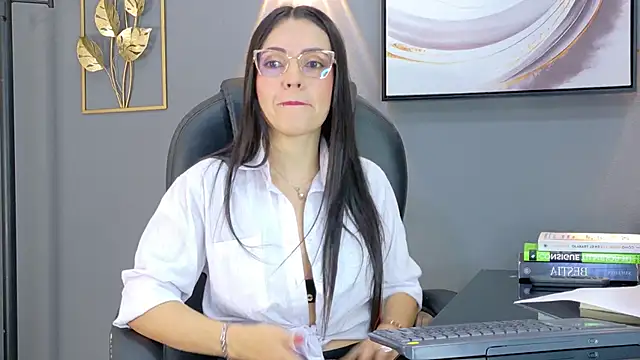 SusanZmith online show from June 2026 12:33:02 PM
