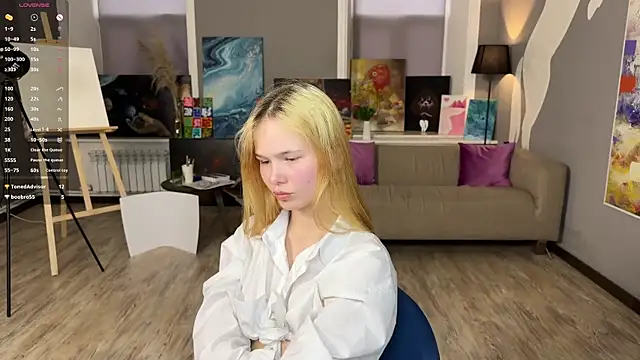 MoonF0xy online show from May 2026 02:45:01 PM