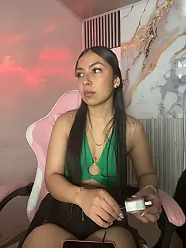 Julieth ec online show from May 2026 12:32:01 PM
