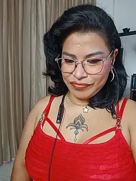 Aurorasaenz  online show from July 2026 01:50:02 PM