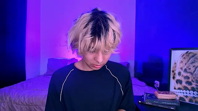 Aronn 44 online show from May 2026 11:38:02 AM
