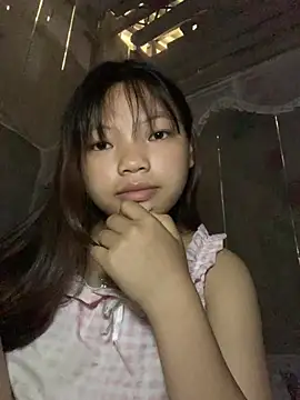 Snapshot of Cham-py chatting on May 2026 01:14:02 AM Cham-py online show from May 2026 01:14:02 AM