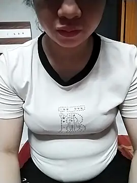 Girl lovebaby online show from May 2026 12:57:01 PM
